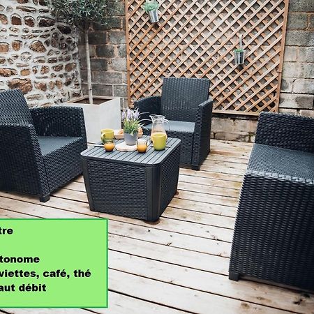 Superbe Appartement Avec Terrasse Au Calme Ernée Kültér fotó