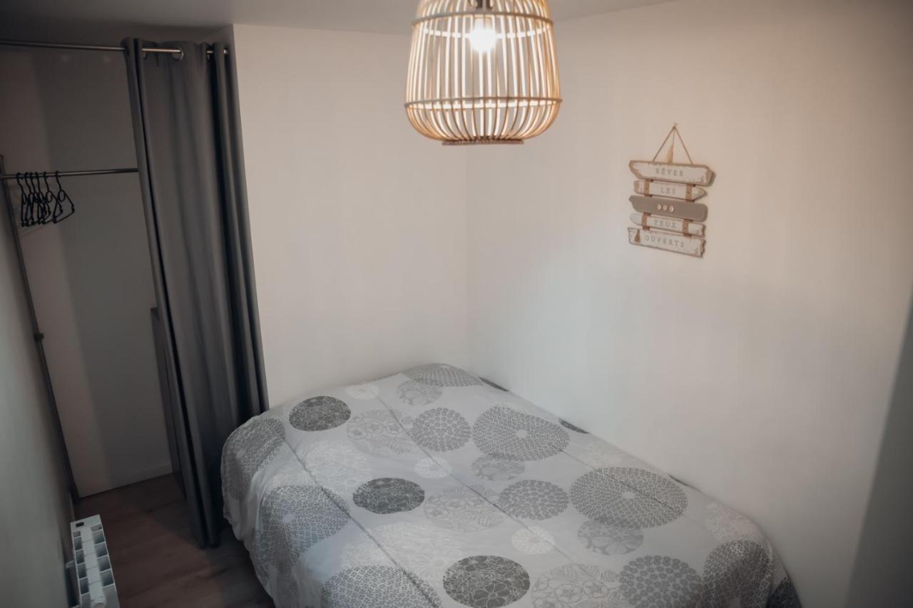 Superbe Appartement Avec Terrasse Au Calme Ernée Kültér fotó