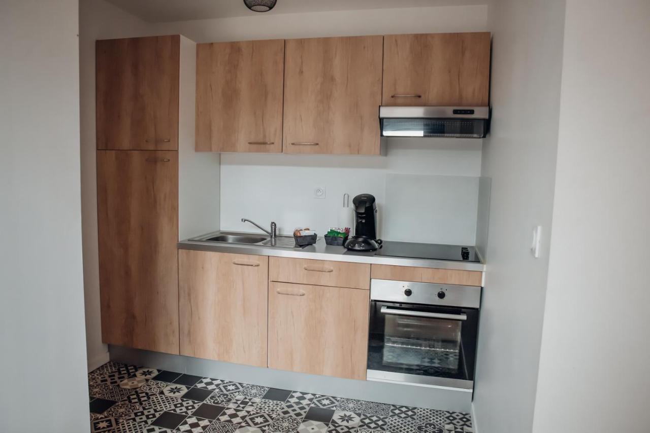 Superbe Appartement Avec Terrasse Au Calme Ernée Kültér fotó