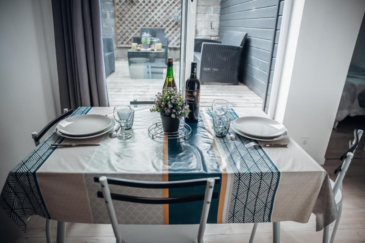 Superbe Appartement Avec Terrasse Au Calme Ernée Kültér fotó